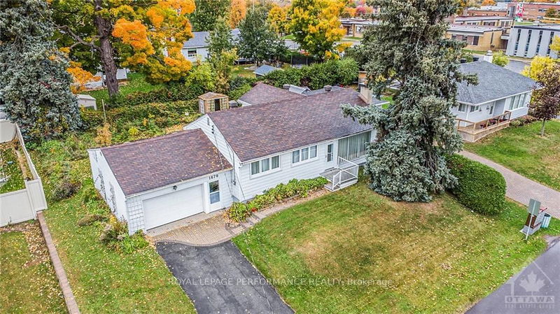 home for sale on 1670 SAINT-LAURENT Street