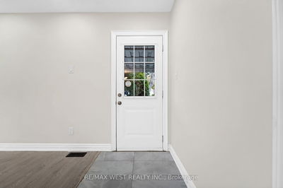 5866 Valley Way, Niagara Falls - 211 - Cherrywood image-0-4