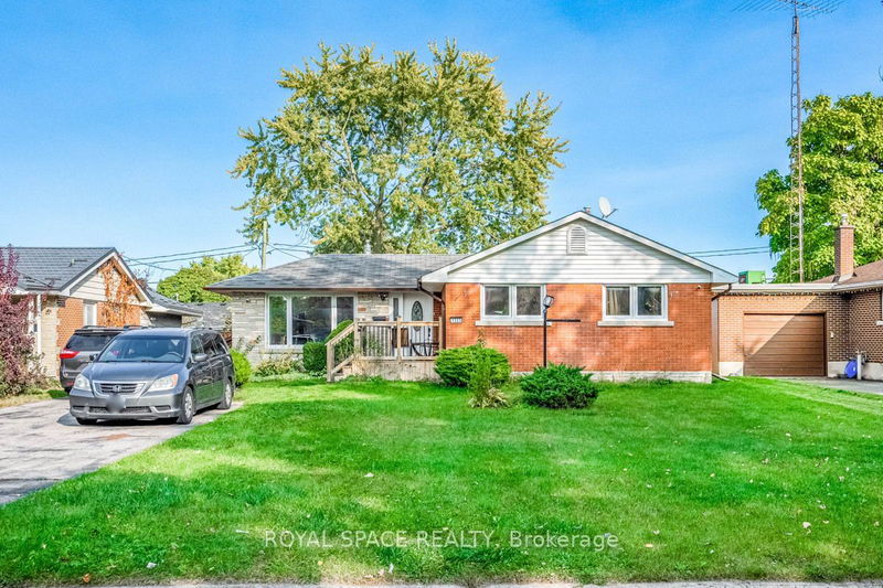home for sale on 1323 Mary Avenue