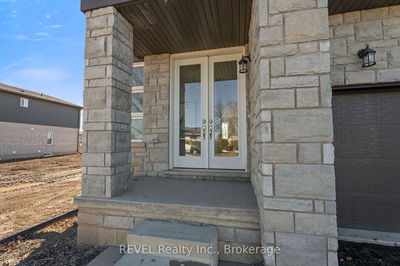 71 Laugher Ave, Welland - Lincoln/Crowland image-0-4