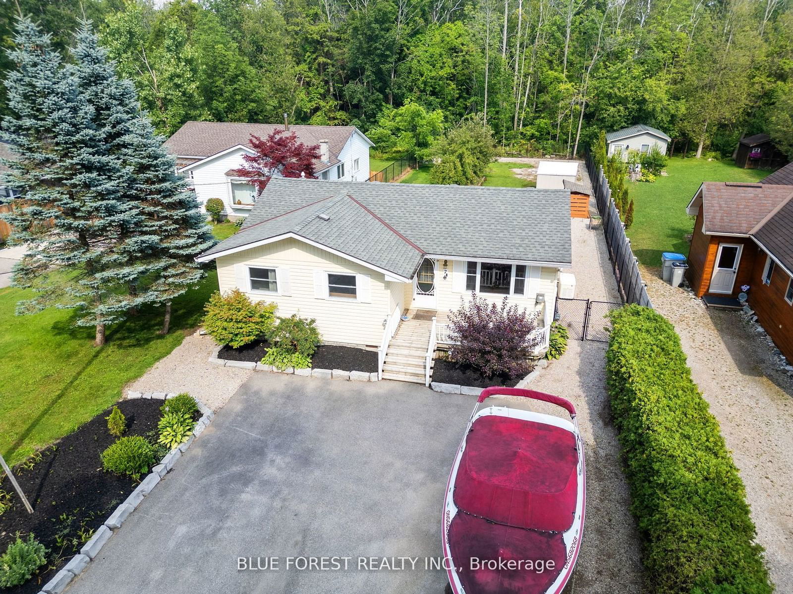 Detached House sold at 7 Andrews Cres Acre, Goderich, Goderich (Town), N7A 3X8 - MLS: X10428579