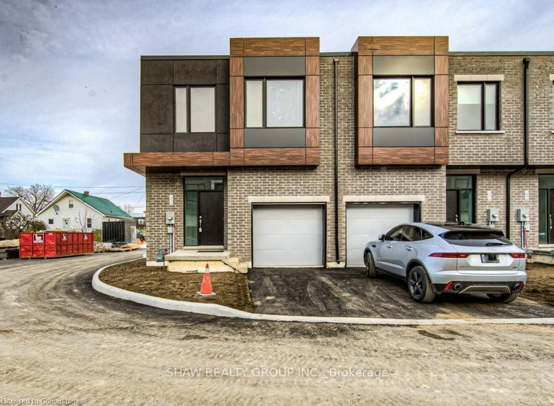 home for lease on 1-416 Dundas Street S