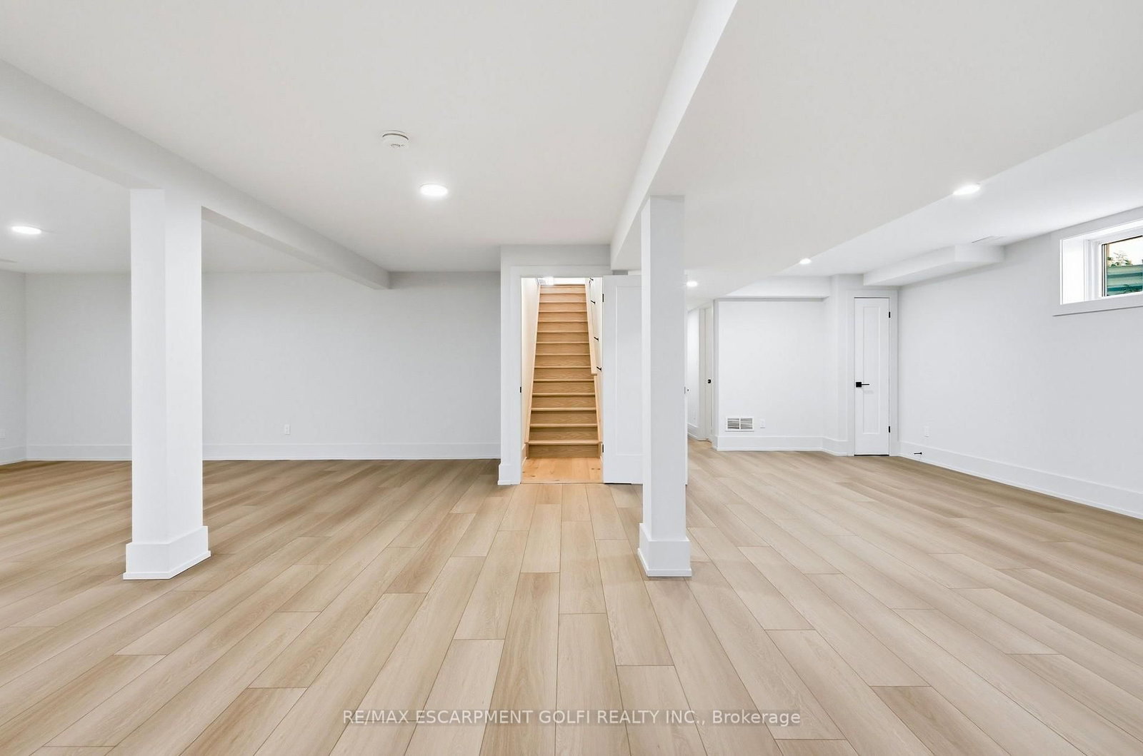 19 Oakley Drive • Niagara-on-the-Lake, ON photo 37