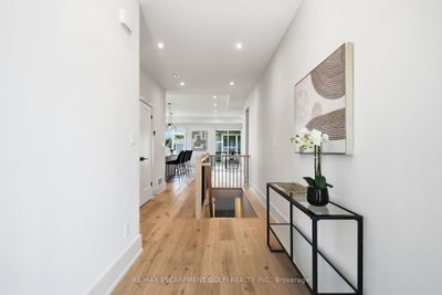 19 Oakley Drive • Niagara-on-the-Lake, ON photo 4