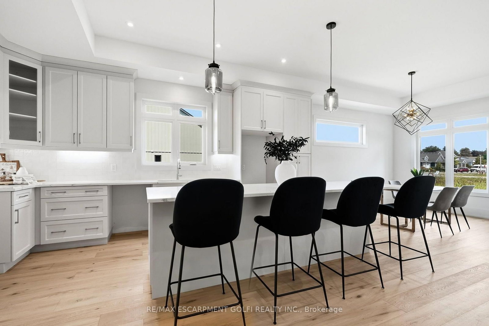 19 Oakley Drive • Niagara-on-the-Lake, ON photo 6