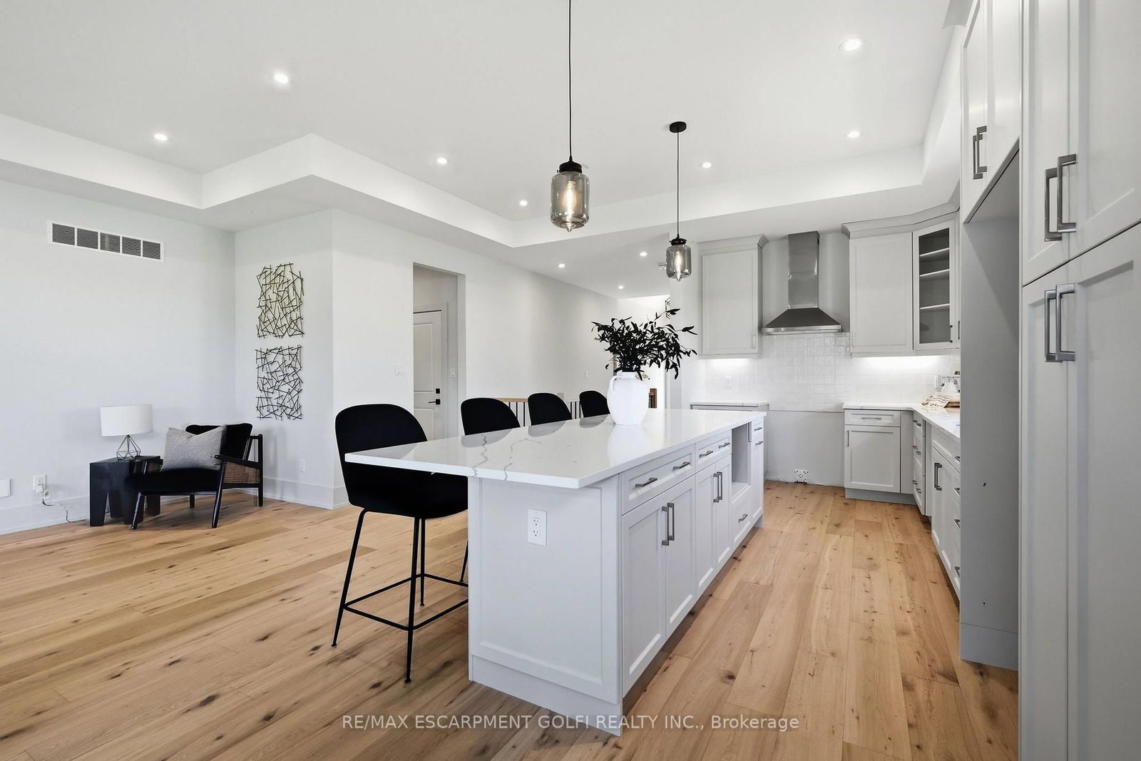 19 Oakley Drive • Niagara-on-the-Lake, ON photo 9
