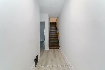 463 Dunsmure Rd, Hamilton - Crown Point image-0-4