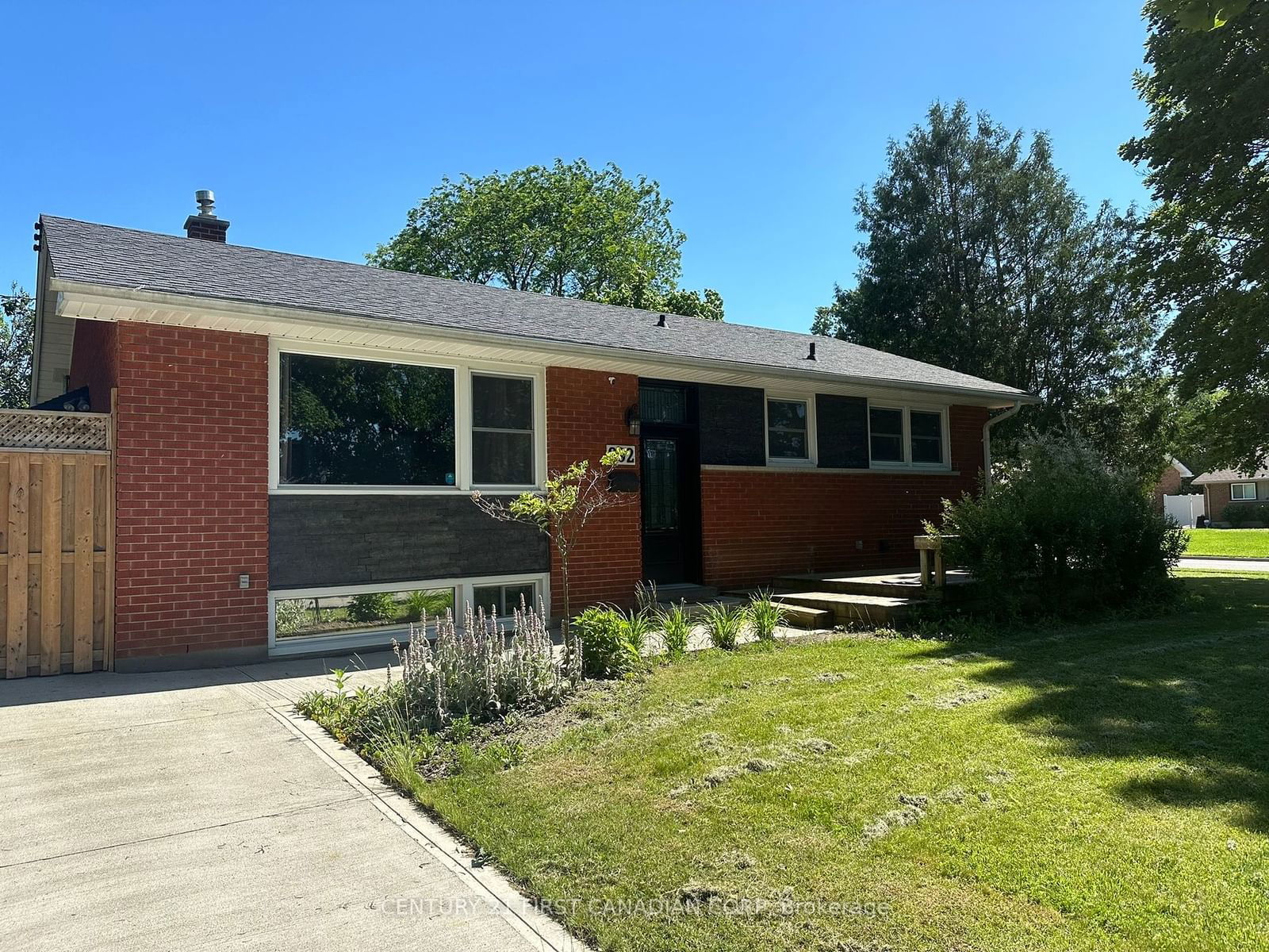 Building in 292 Auburn Avenue