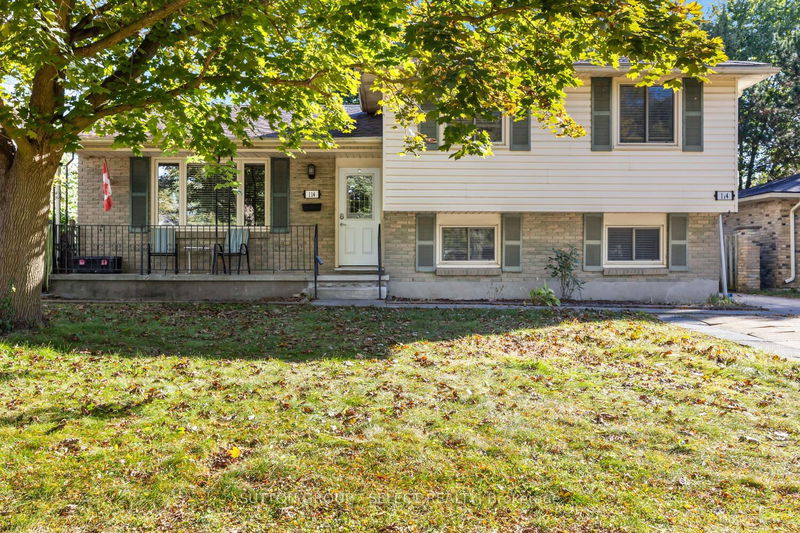home for sale on 114 St Lawrence Boulevard