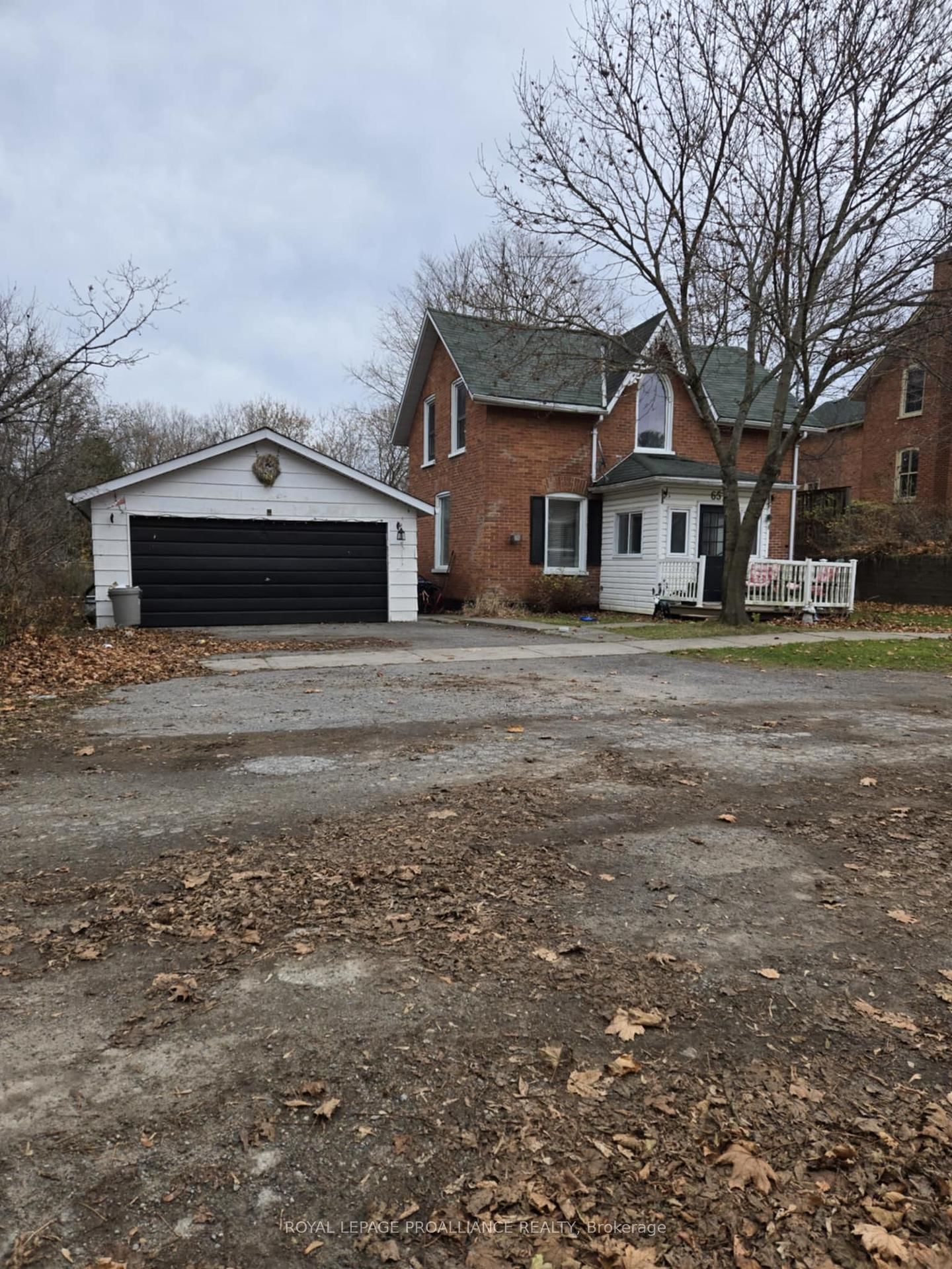 Listing photo 2