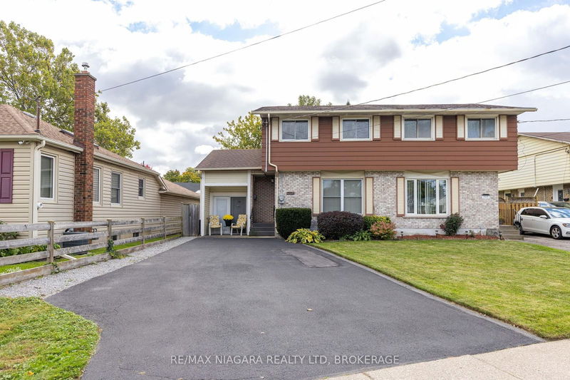 home for sale on 310 1/2 Linwell Road W