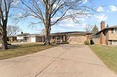 9590 Kerby Rd, Windsor -  image-0-2