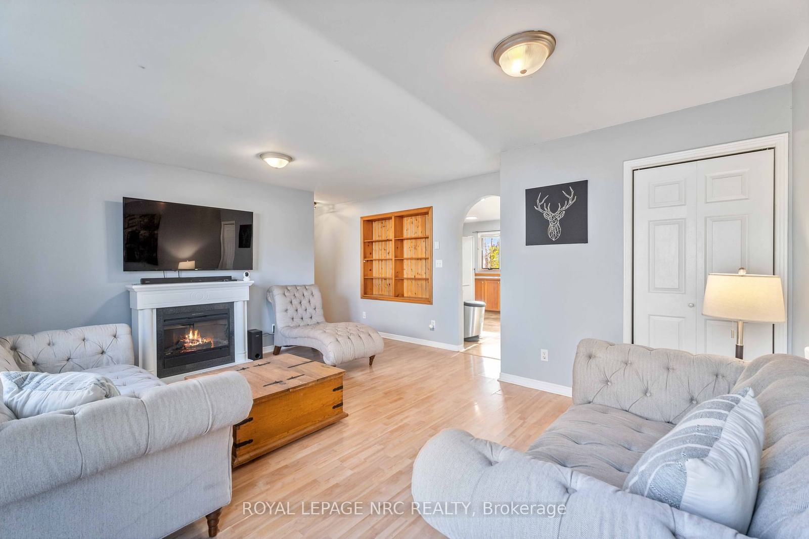 Listing Image 8