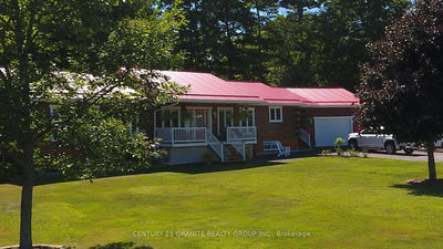 1585 East Road Loop, Maple Leaf - 