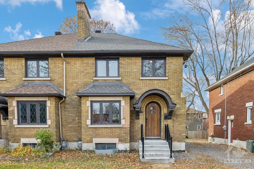 Semi-Detached House sold at 124 BLACKBURN Avenue, Lower Town - Sandy Hill, 4004 - Sandy Hill, K1N 8A7 - MLS: X10430672