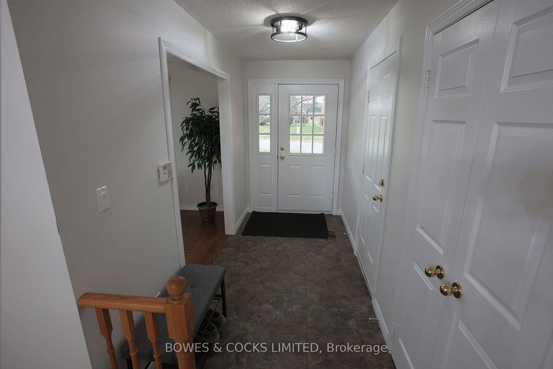 1830 Stratton Ave, Peterborough, K9K 2E6 | Image 3