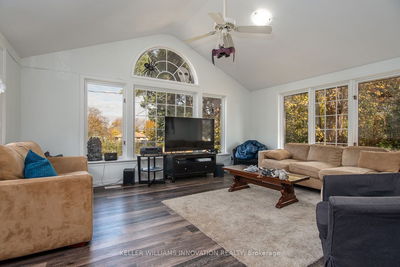 131 Elgin Cres, Waterloo -  image-0-4