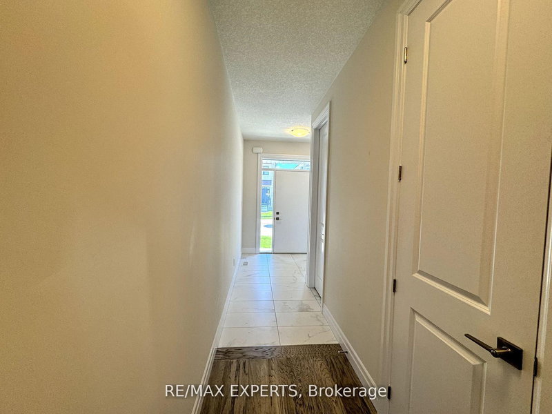 11 - 32 Faith St, Cambridge, N1T 0E8 | Image 3