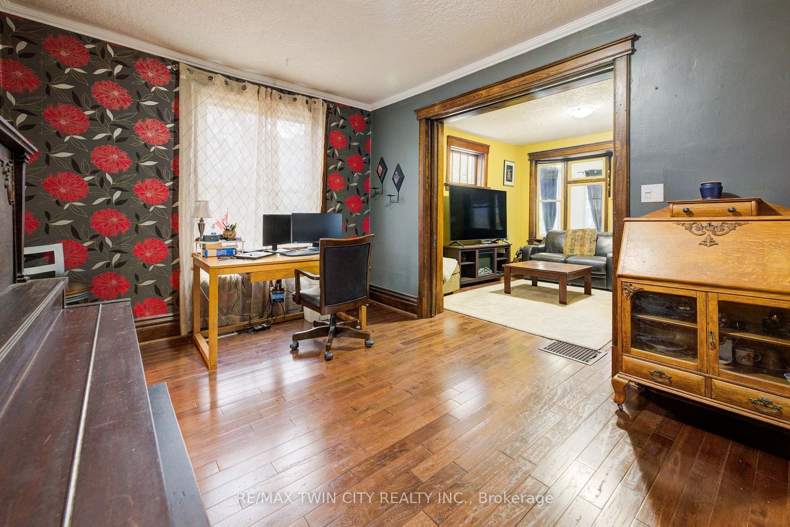 Listing Image 11