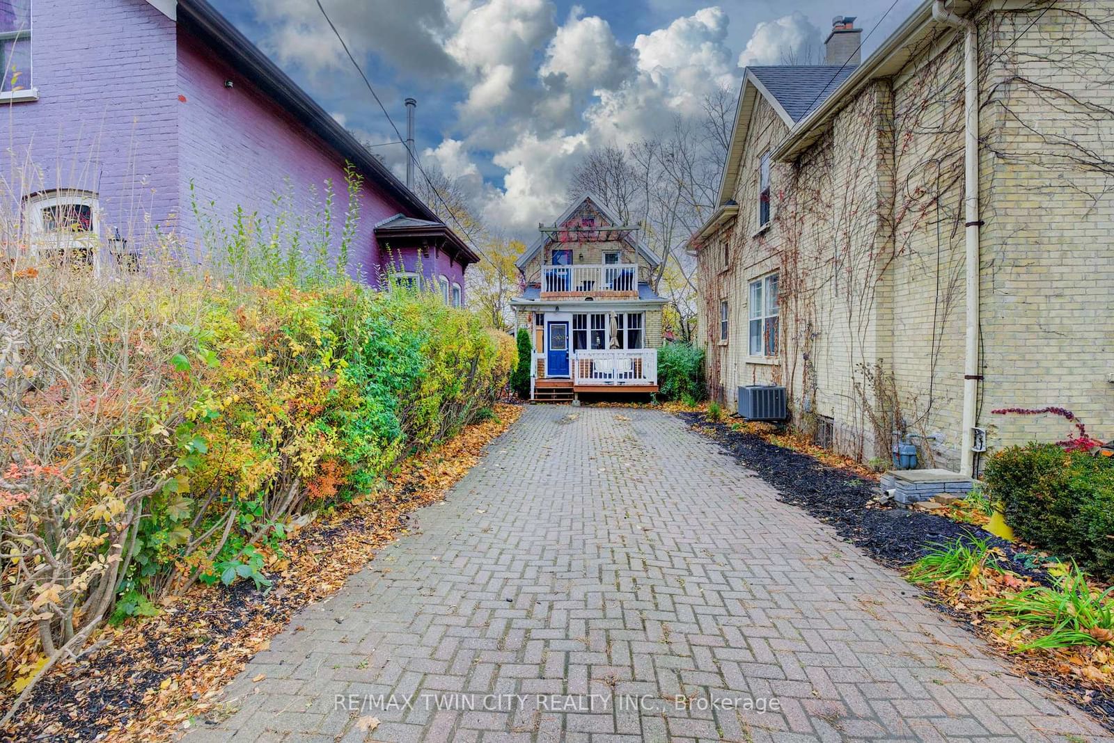 Listing Image 4