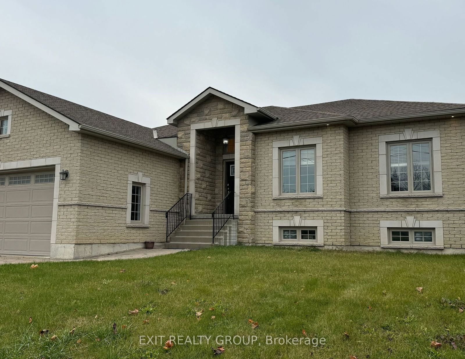 Detached House for lease at 18100 Telephone Road, Quinte West, K8V 5P4 - MLS: X10431190