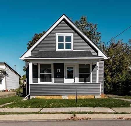home for lease on 52 Albert Street W