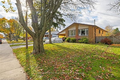 Detached House sold at 48 MANNING Avenue, Hamilton, Ontario, L9A 3E7 - Greeningdon - MLS: X10431531
