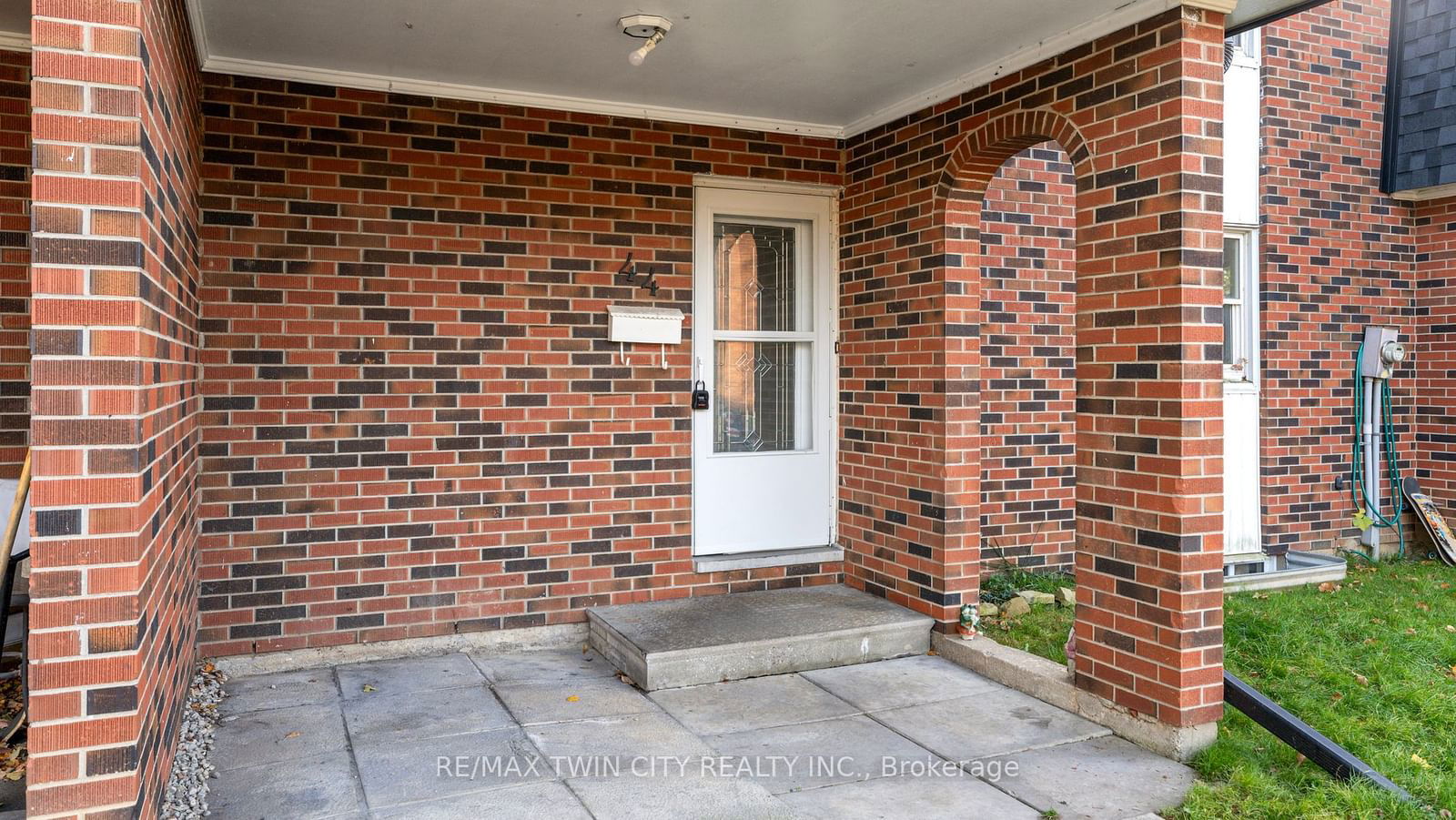 Townhouse sold at 44-273 Elgin Street, Brantford, N3S 5B2 - MLS: X10431620