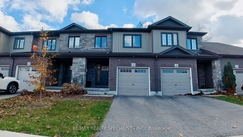 home for lease on 3-135 HARDCASTLE Drive
