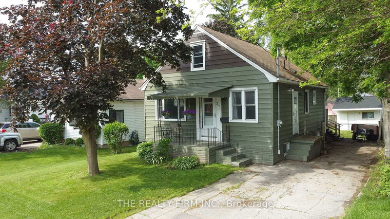 home for sale on 371 Manitoba Street