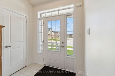 40 Lumb Dr, Cambridge -  image-0-4