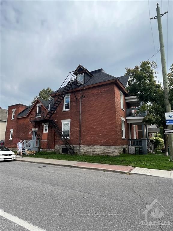 home for lease on 2-113 PERCY Street