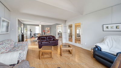 15 Bayside Crt, London - East A image-0-4