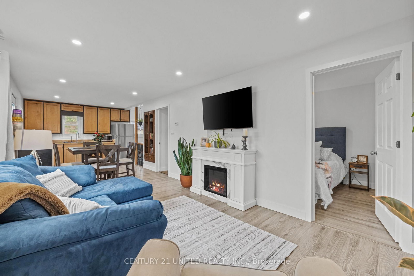 Listing Image 14