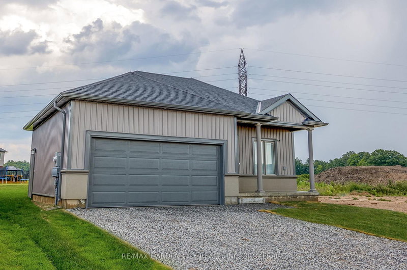 34 BOUNTY Ave, Thorold, L2V 0H3 | Image 3