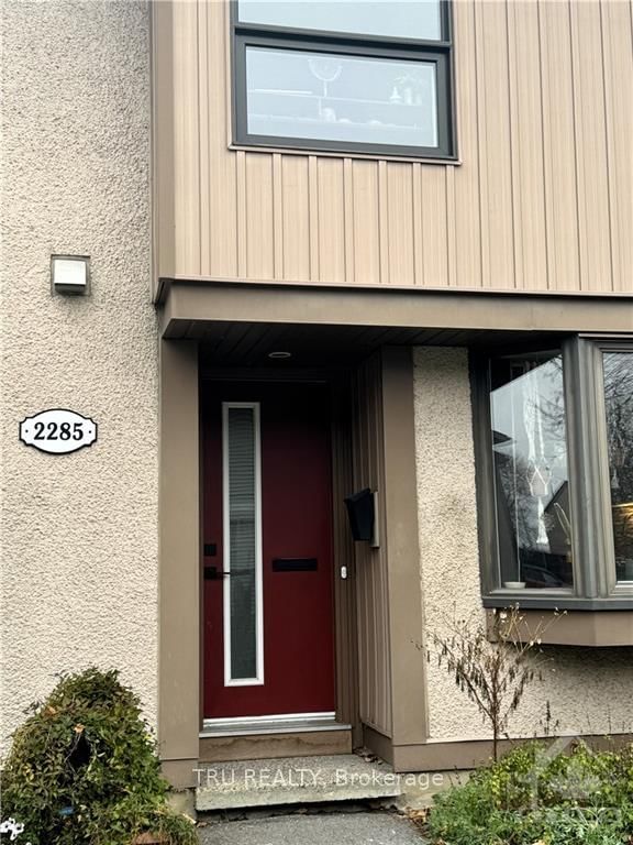 home for sale on 2285 STONEHENGE Crescent