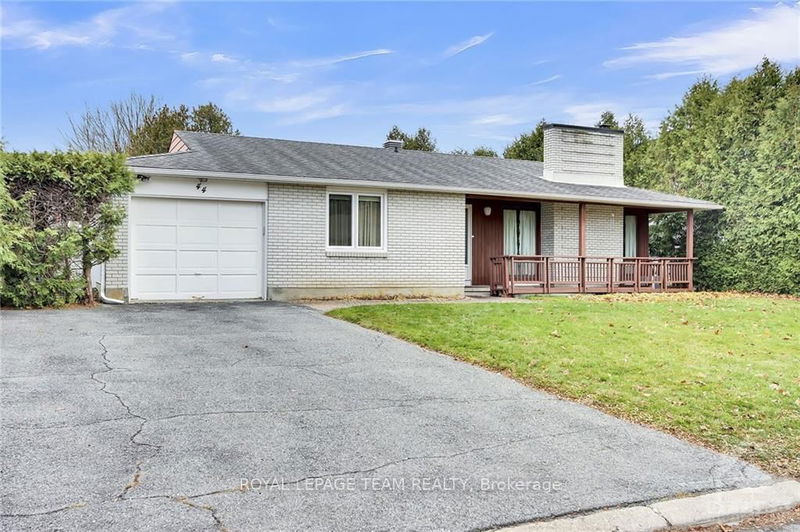 home for sale on 44 ASHGROVE Crescent