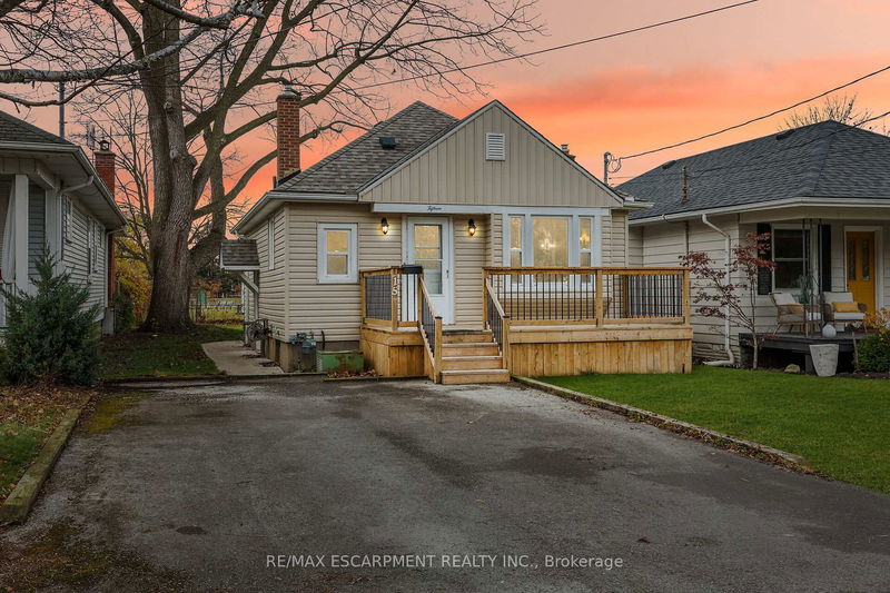 home for sale on 15 Verdun Avenue