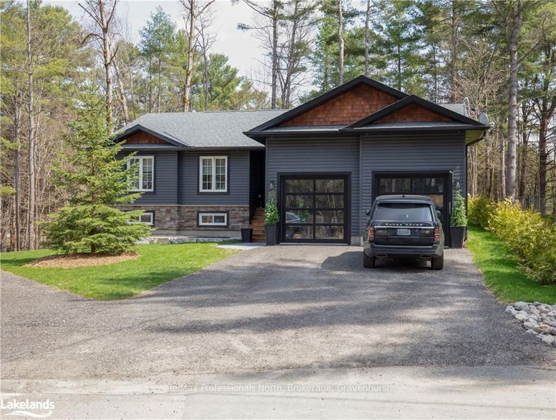 1043 FLEMING Dr, Gravenhurst - Morrison image-0-0