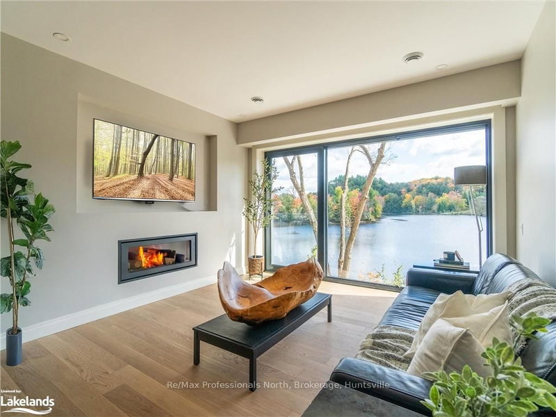 204 - 32 BRUNEL Rd, Huntsville, P1H 1P5 | Image 3