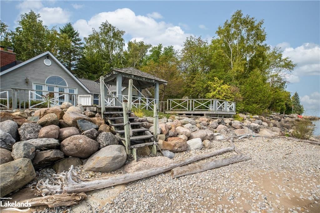 Detached House sold at 86 LAKESHORE Drive, Blue Mountains, Thornbury, N0H 2P0 - MLS: X10439311