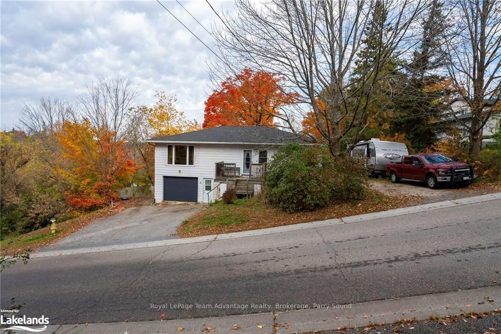 Building at 4 GEORGE Street, Parry Sound, Parry Sound