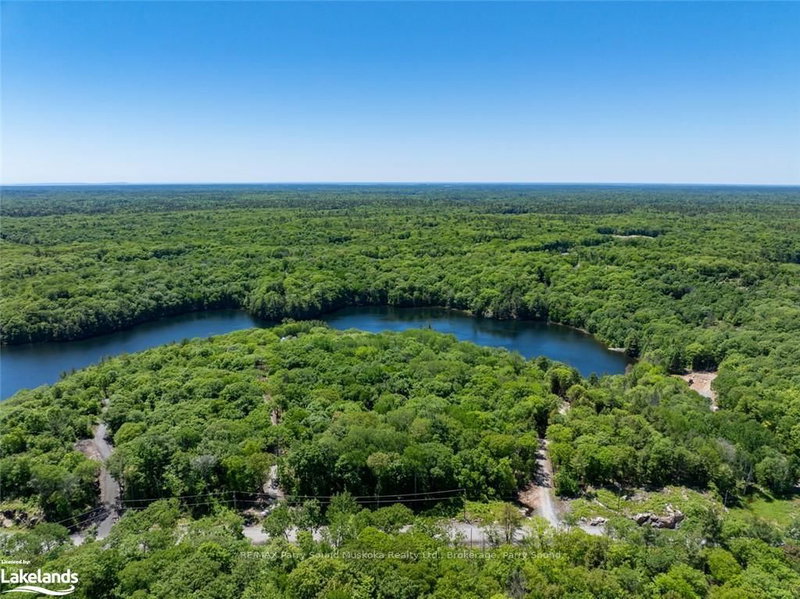 21 WEE-GE-WA Rd, Seguin, P2A 0B2 | Image 2