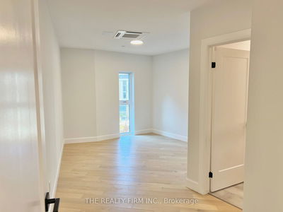 Unit 110 — 2062 Lumen Dr, London - South A image-0-4