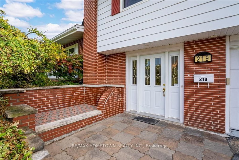 219 PESCOD Ave, Cornwall, K6J 2H9 | Image 3