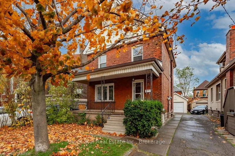 home for lease on Upper-15 MELROSE Avenue N