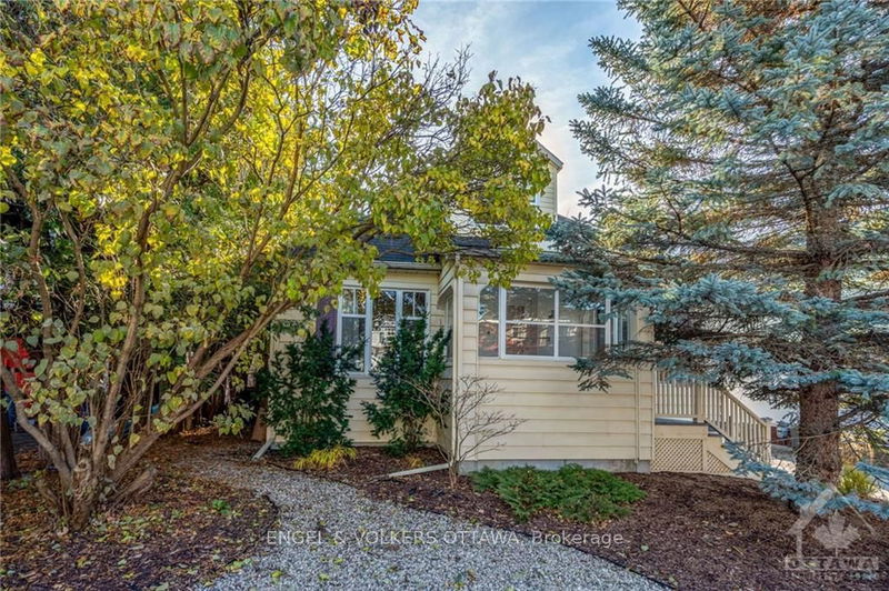 home for sale on 12 QUEEN MARY Street