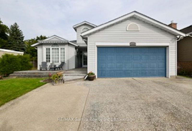 1640 Murphy Rd, Sarnia - Sarnia image-0-0