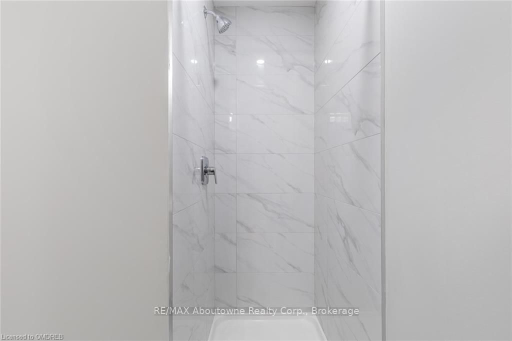 15 QUEEN Street S, Unit 2204 - Photo 11