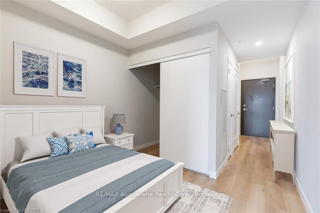 15 QUEEN Street S, Unit 2204 - Photo 8